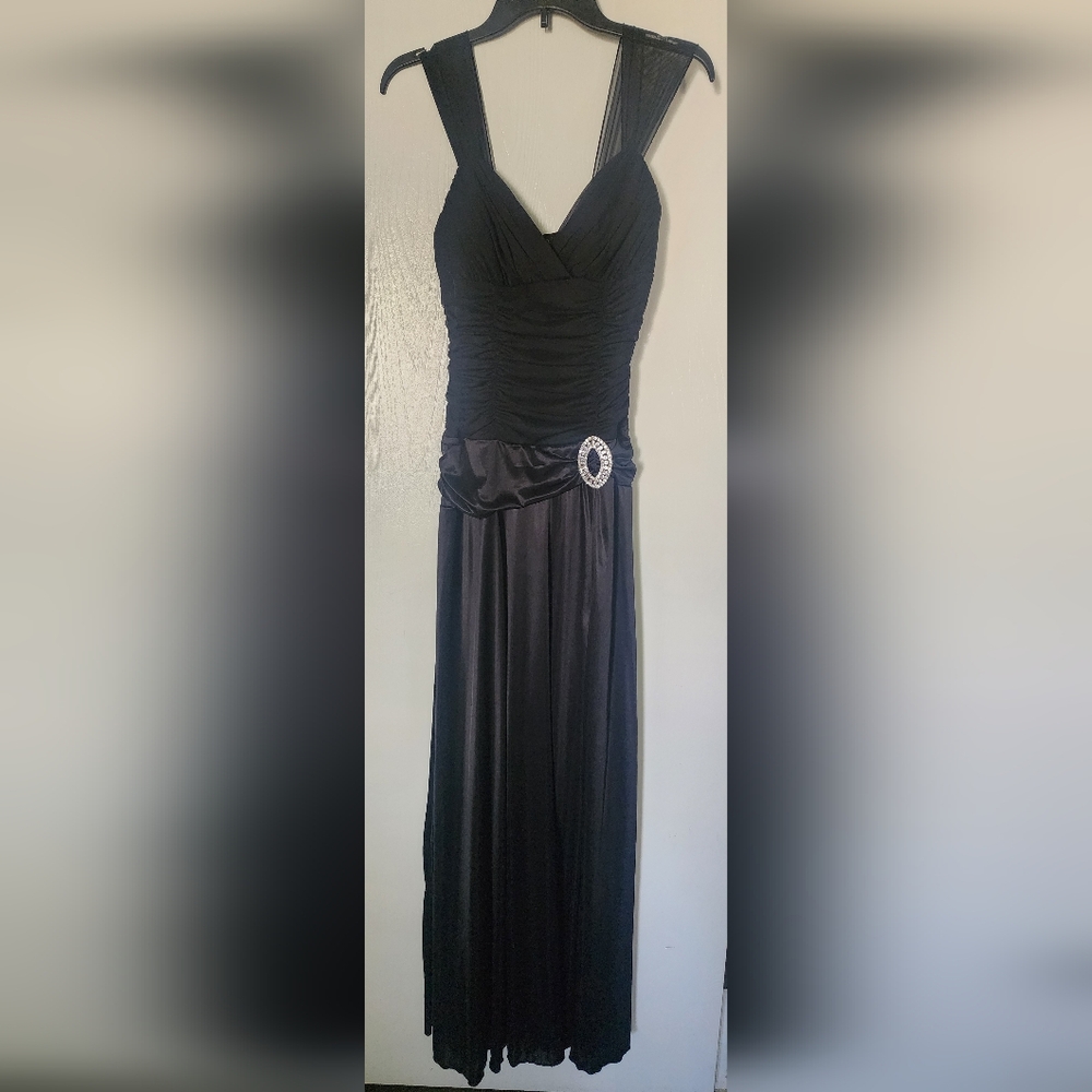 Elegant Black Evening Dress With Rhinestine Accect